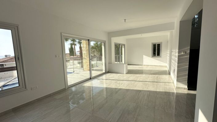 Image No.3-Villa de 5 chambres à vendre à Kissonerga