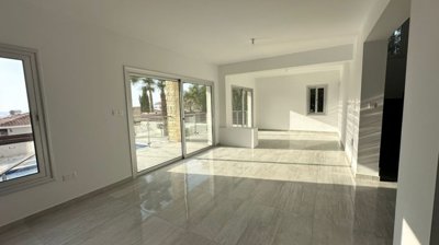 Detached Villa For Sale  in  Acheleia