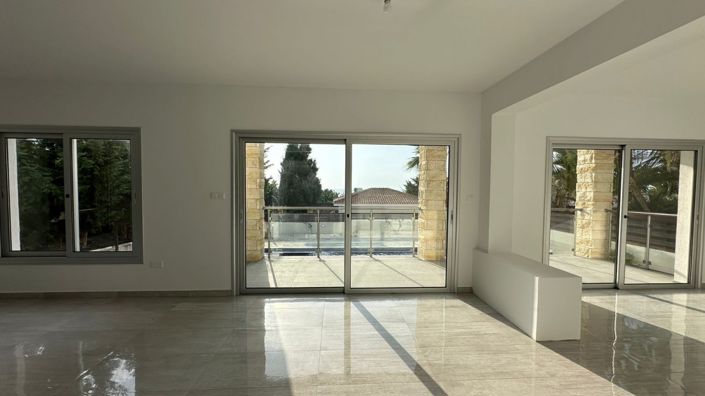 Image No.4-Villa de 5 chambres à vendre à Kissonerga