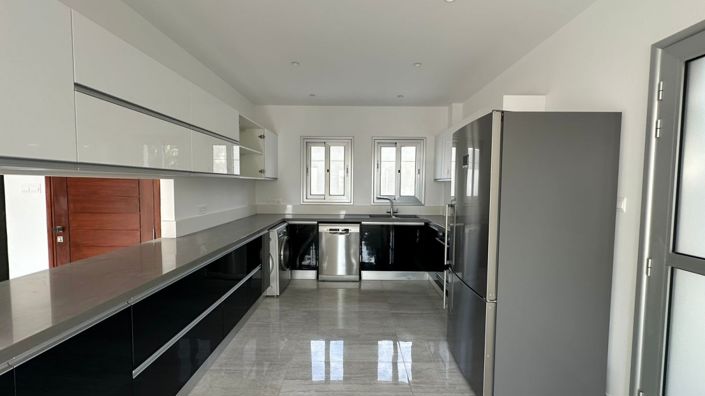 Image No.8-Villa de 5 chambres à vendre à Kissonerga