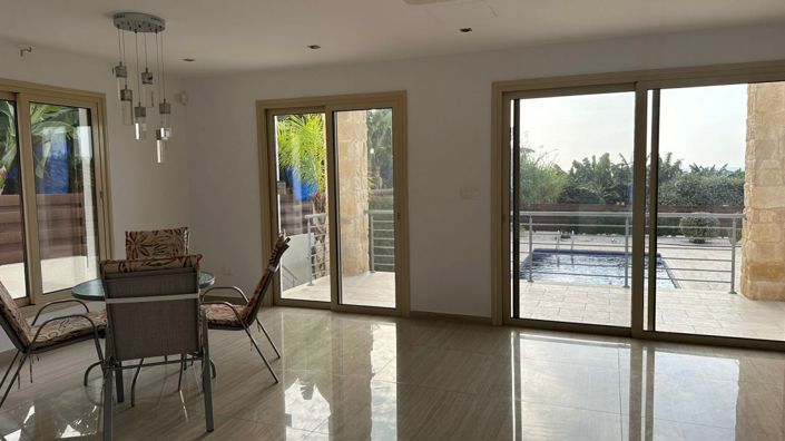 Image No.10-Bungalow de 4 chambres à vendre à Kissonerga