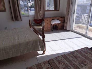 Semi Detached Villa For Sale  in  Kato Paphos - Universal