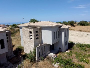 Detached Villa For Sale  in  Koili