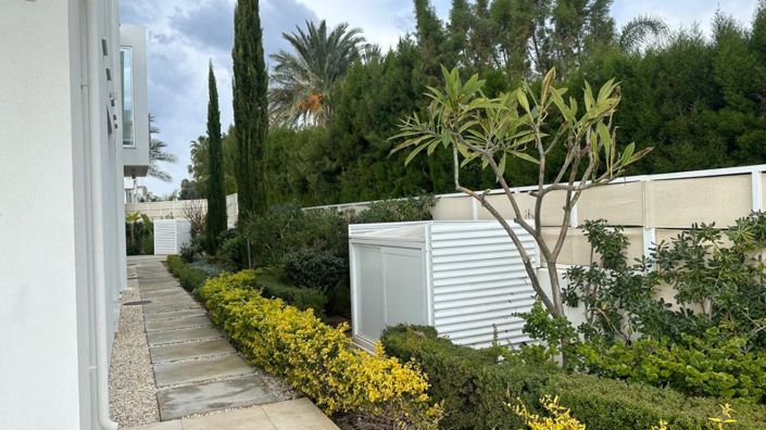 Image No.8-5 Bed Villa for sale