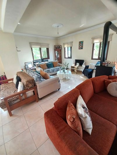 Image No.10-9 Bed Property for sale