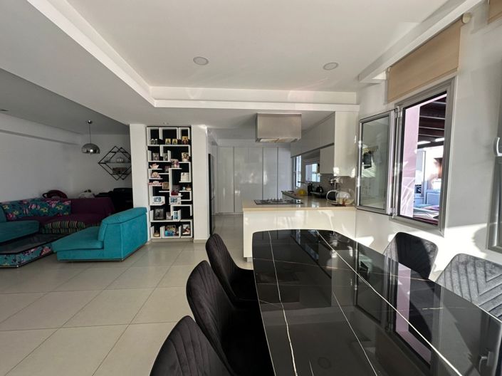 Image No.3-3 Bed Apartment for sale