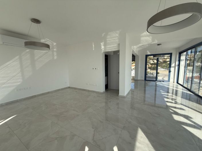 Image No.6-3 Bed Villa for sale