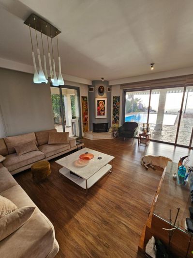 Image No.8-Villa for sale