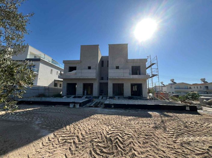 Image No.2-3 Bed Villa for sale