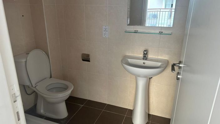 Image No.9-2 Bed Townhouse for sale