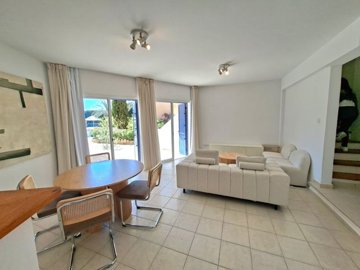 Townhouse For Sale  in  Chlorakas