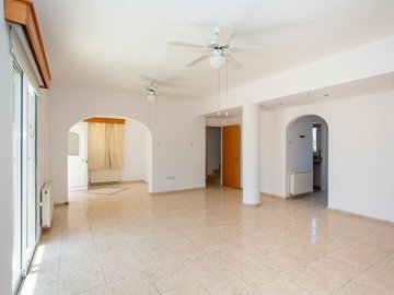 Detached Villa For Sale  in  Acheleia
