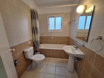 Apartment For Sale  in  Kato Paphos - Universal