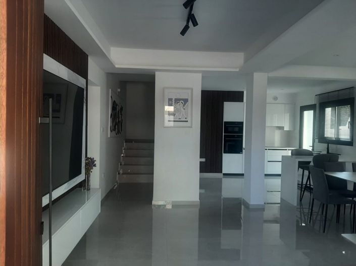 Image No.2-3 Bed Villa for sale