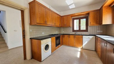 Detached Villa For Sale  in  Lysos