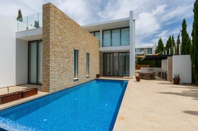 Detached Villa For Sale  in  Peyia - Sea Caves