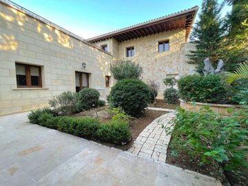 Detached Villa For Sale  in  Kouklia - Aphrodite Hills