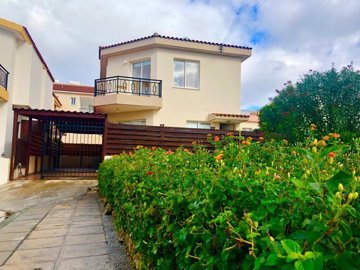 Detached Villa For Sale  in  Kato Paphos - Universal