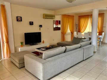 Detached Villa For Sale  in  Kato Paphos - Universal