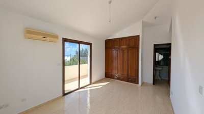 Detached Villa For Sale  in  Agia Marinouda