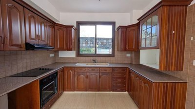 Detached Villa For Sale  in  Agia Marinouda