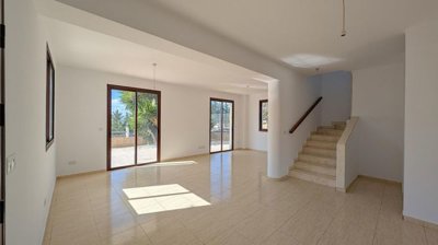 Detached Villa For Sale  in  Agia Marinouda