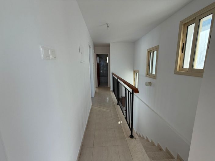 Image No.7-3 Bed Villa for sale