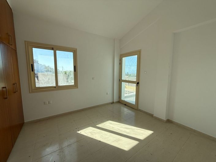 Image No.10-3 Bed Villa for sale