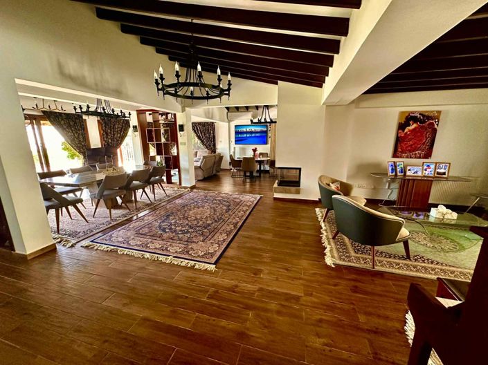 Image No.7-7 Bed Villa for sale