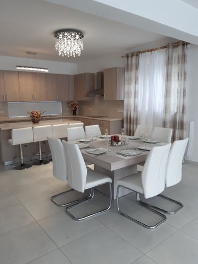 Image No.3-4 Bed Villa for sale