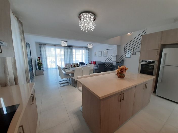 Image No.5-4 Bed Villa for sale