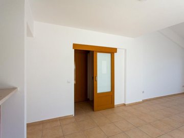 Apartment For Sale  in  Chlorakas