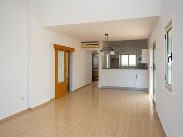 Apartment For Sale  in  Chlorakas