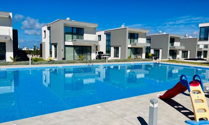 Image No.1-3 Bed Villa for sale