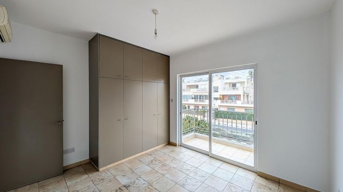 Image No.10-2 Bed Villa for sale