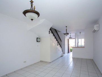 Townhouse For Sale  in  Polis