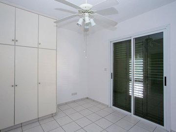 Townhouse For Sale  in  Polis