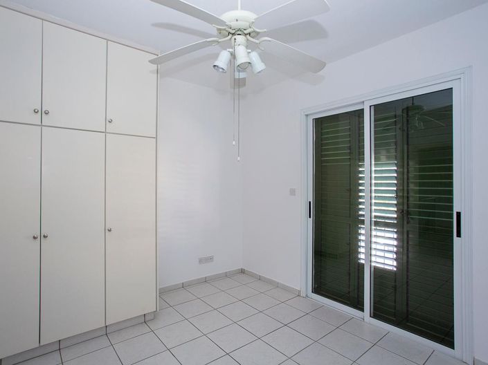 Image No.9-2 Bed Townhouse for sale