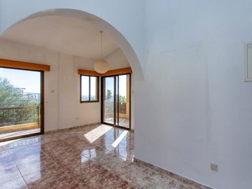 Detached Villa For Sale  in  Peyia