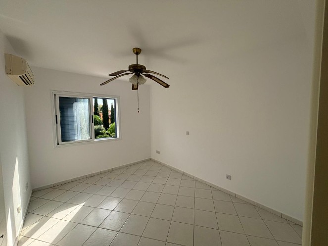 Image No.9-3 Bed Townhouse for sale