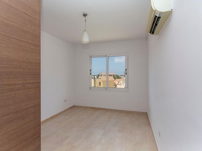 Image No.7-Appartement de 2 chambres à vendre à Peyia