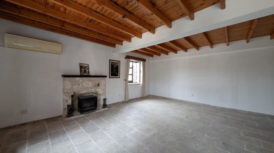 Bungalow For Sale  in  Neo Chorio