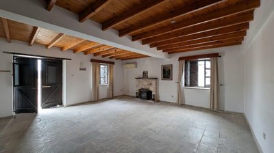 Bungalow For Sale  in  Neo Chorio