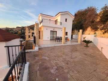 Detached Villa For Sale  in  Tsada