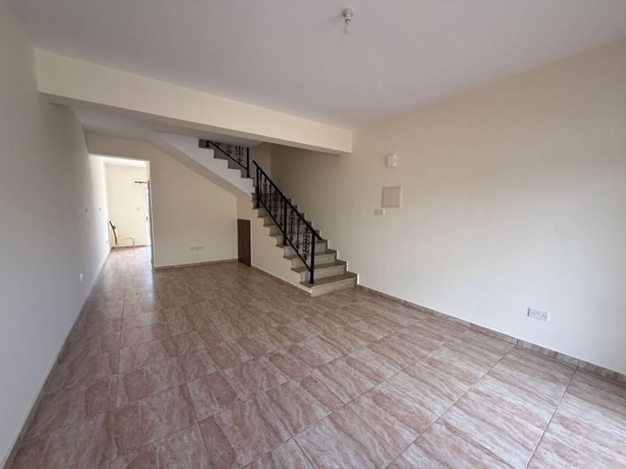 Image No.2-2 Bed Townhouse for sale