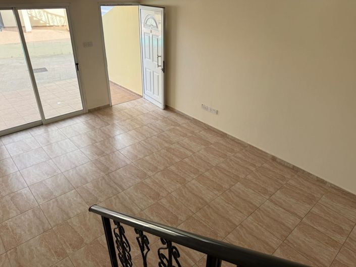 Image No.9-2 Bed Townhouse for sale