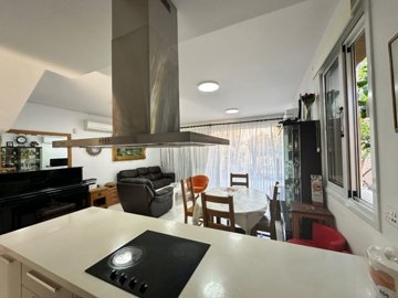 Detached Villa For Sale  in  Kato Paphos - Universal