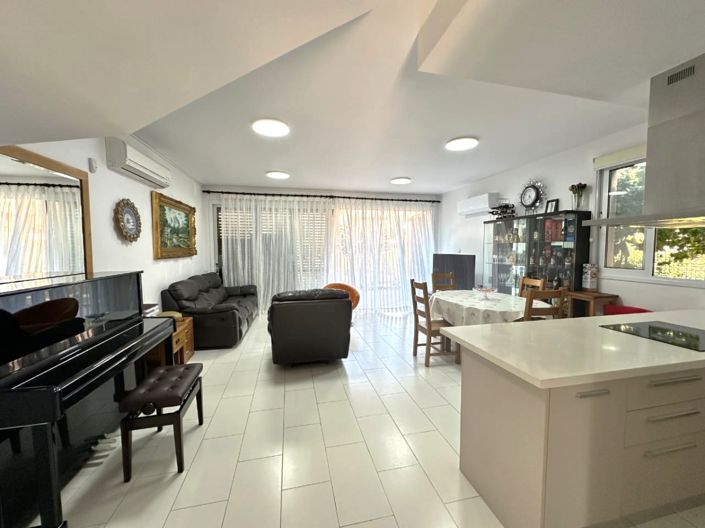 Image No.9-3 Bed Villa for sale