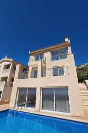 Detached Villa For Sale  in  Peyia