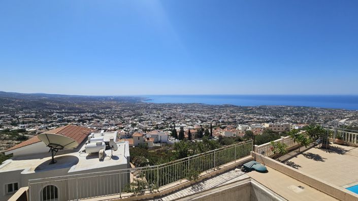 Image No.2-6 Bed Villa for sale